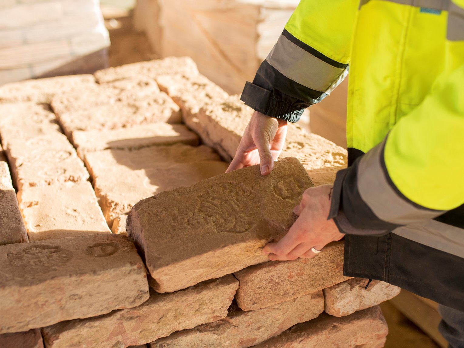 Gestapelte Ziegelsteine